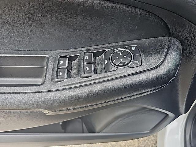 Photo of 2022 Oxford White Ford Edge