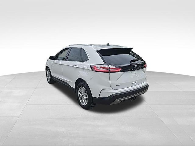 Photo of 2022 Oxford White Ford Edge