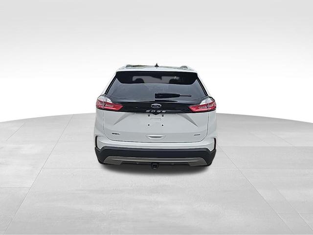 Photo of 2022 Oxford White Ford Edge