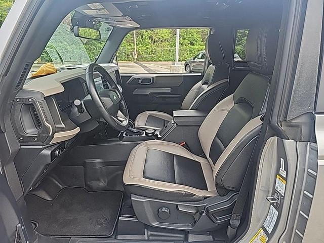 Photo of 2024 Iconic Silver Metallic Ford Bronco