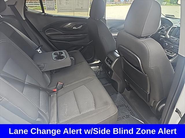Photo of 2022 Summit White GMC Terrain