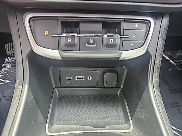 Photo of 2022 Summit White GMC Terrain