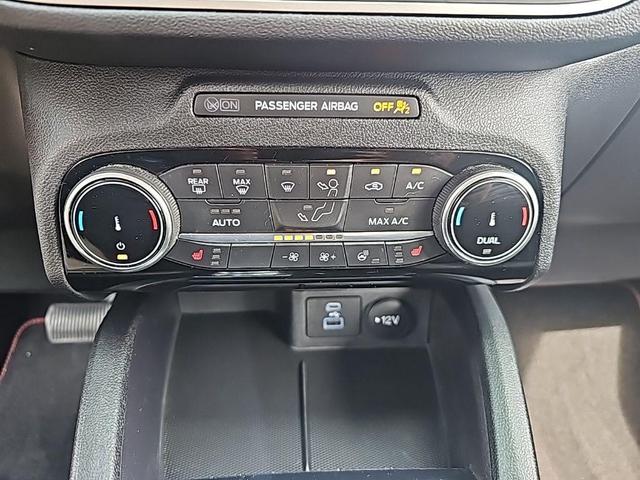 Photo of 2022 Agate Black Metallic Ford Escape