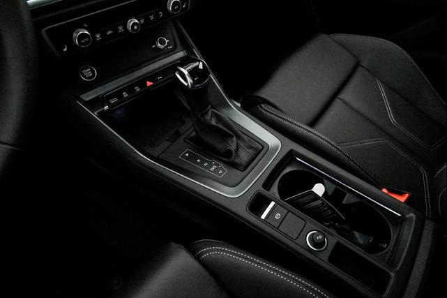 Photo of 2025 Arkona White Audi Q3
