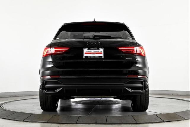 Photo of 2025 MYTHOS BLACK Audi Q3