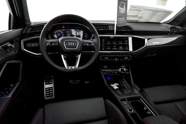 Photo of 2025 MYTHOS BLACK Audi Q3