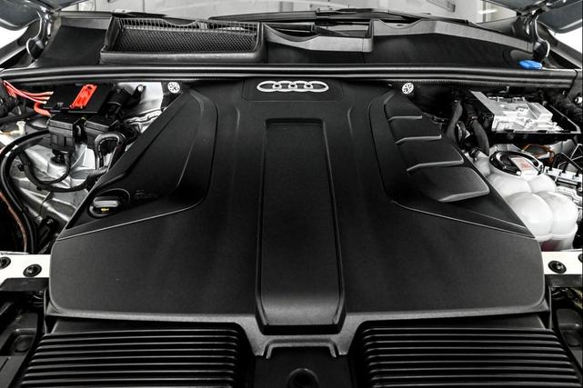 Photo of 2025 SATELLITE SILVER Audi Q7