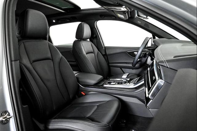 Photo of 2025 SATELLITE SILVER Audi Q7