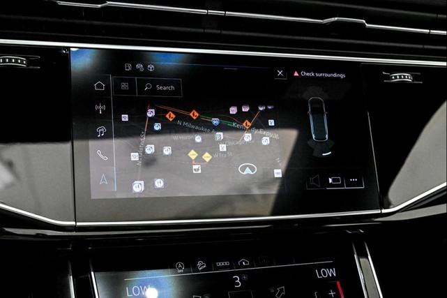 Photo of 2025 SATELLITE SILVER Audi Q7
