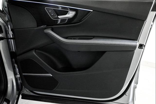Photo of 2025 SATELLITE SILVER Audi Q7