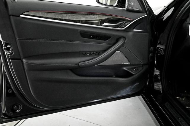 Photo of 2023 BLACK BMW 540