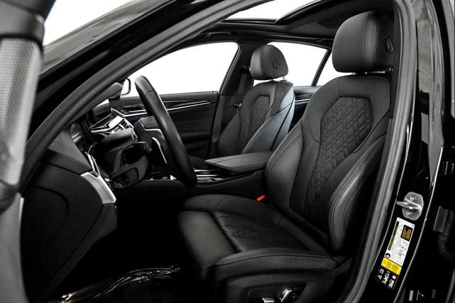 Photo of 2023 BLACK BMW 540