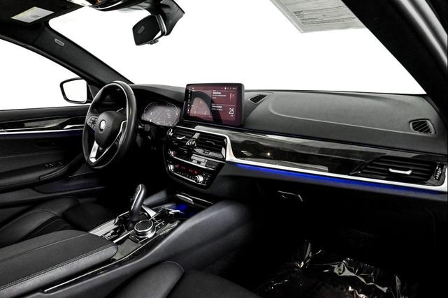 Photo of 2023 BLACK BMW 540