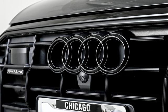 Photo of 2022 DAYTONA GRAY PEARL Audi Q8