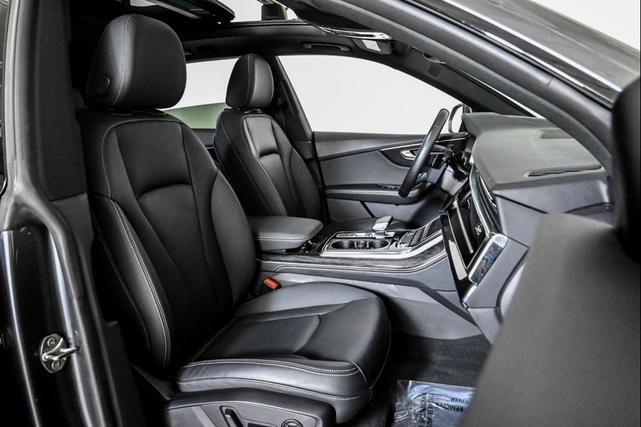 Photo of 2022 DAYTONA GRAY PEARL Audi Q8