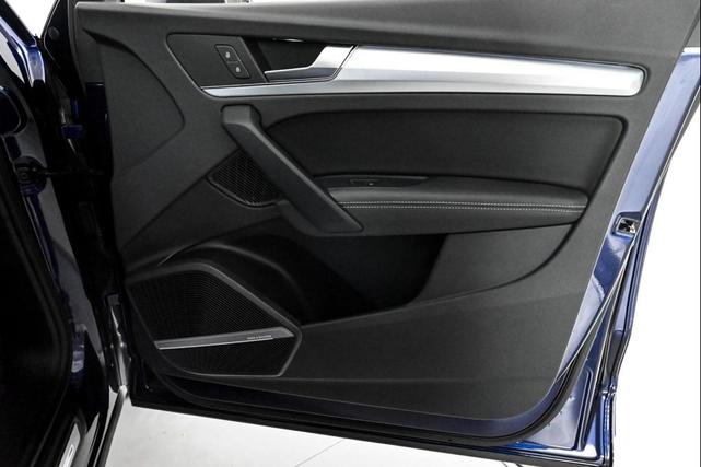 Photo of 2025 NAVARRA BLUE Audi Q5