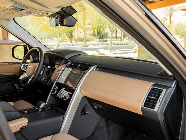 Photo of 2025 Lantau Bronze Land Rover Discovery