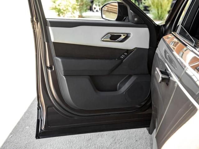 Photo of 2026 Charente Grey Land Rover Range Rover Velar