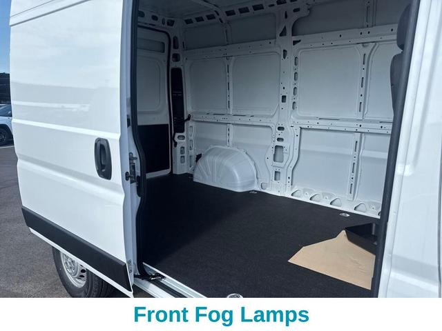 Photo of 2025 Bright White Clearcoat RAM ProMaster 1500