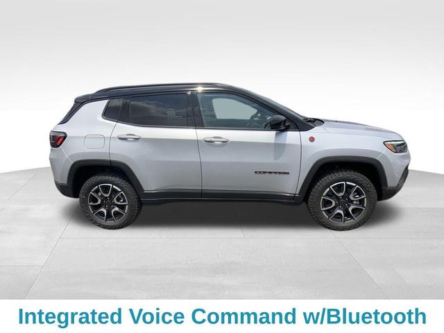Photo of 2025 Silver Zynith Jeep Compass