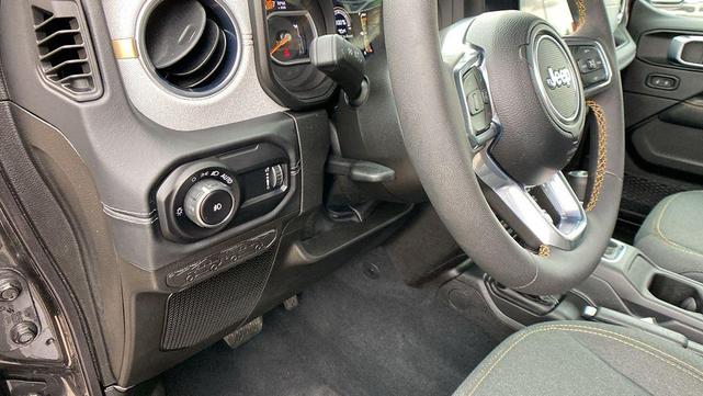 Photo of 2024 Granite Crystal Clearcoat Metallic Jeep Wrangler
