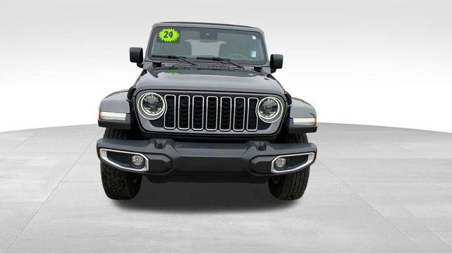 Photo of 2024 Granite Crystal Clearcoat Metallic Jeep Wrangler