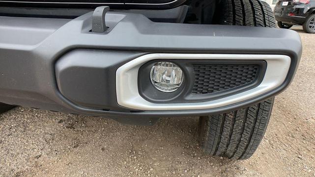 Photo of 2024 Granite Crystal Clearcoat Metallic Jeep Wrangler