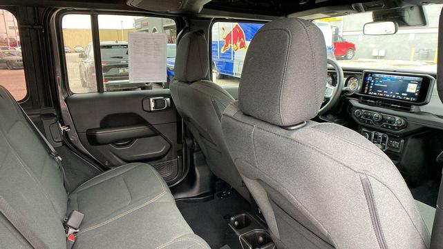 Photo of 2024 Granite Crystal Clearcoat Metallic Jeep Wrangler