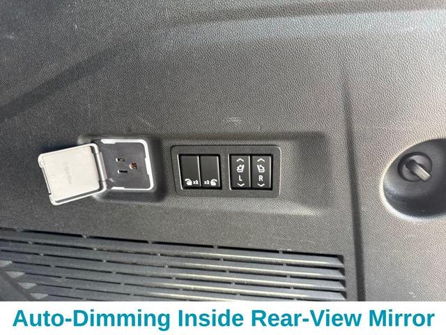Photo of 2022 Summit White Chevrolet Suburban