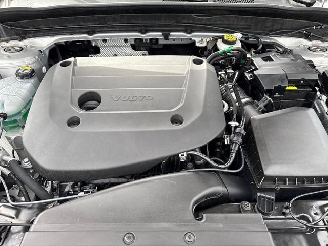 Photo of 2025 Silver Volvo XC40