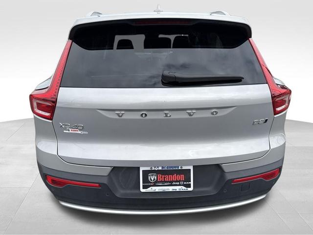 Photo of 2025 Silver Volvo XC40