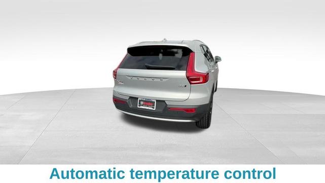 Photo of 2025 Silver Volvo XC40