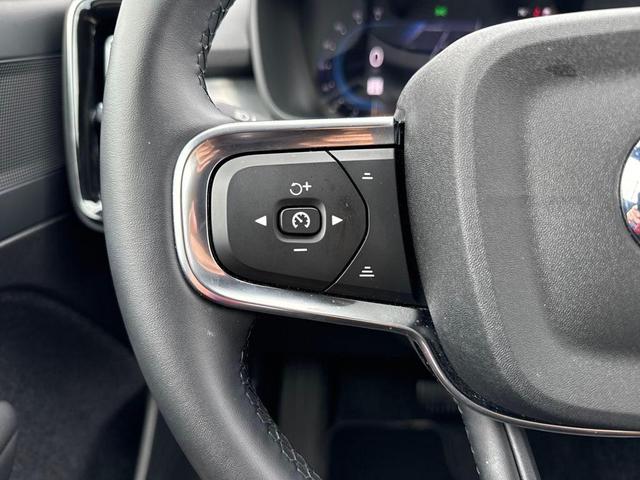 Photo of 2025 Silver Volvo XC40