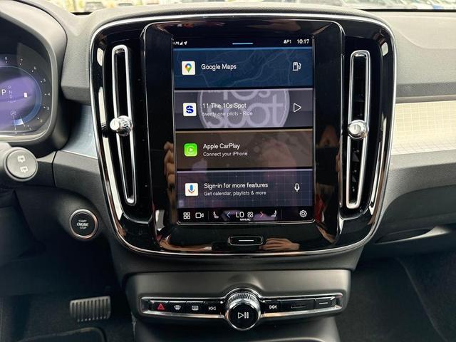 Photo of 2025 Silver Volvo XC40