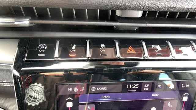 Photo of 2025 Silver Zynith Jeep Grand Cherokee L