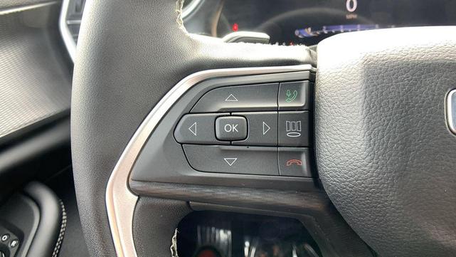 Photo of 2025 Silver Zynith Jeep Grand Cherokee L