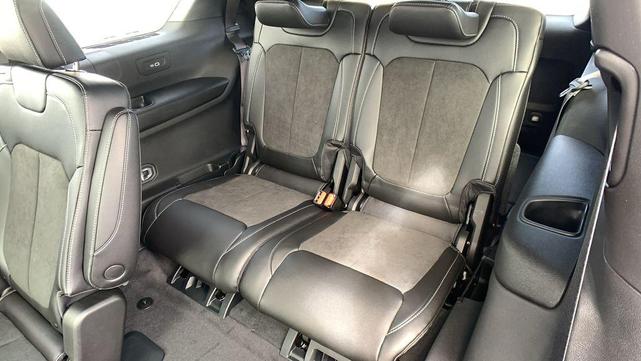 Photo of 2025 Silver Zynith Jeep Grand Cherokee L