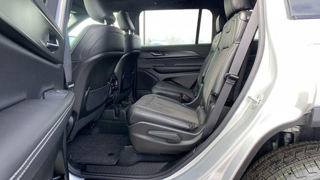 Photo of 2025 Silver Zynith Jeep Grand Cherokee L