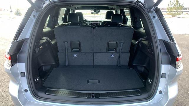 Photo of 2025 Silver Zynith Jeep Grand Cherokee L