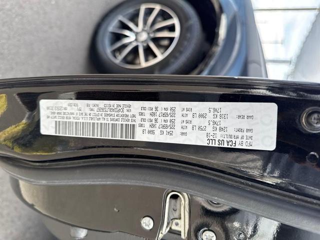 Photo of 2018 Pitch Black Clearcoat Dodge Journey