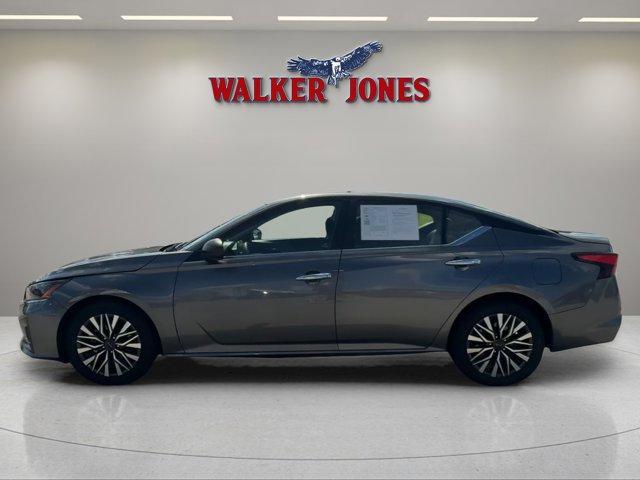Photo of 2024 Gun Metallic Nissan Altima