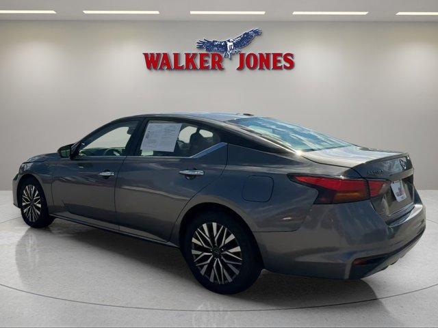 Photo of 2024 Gun Metallic Nissan Altima