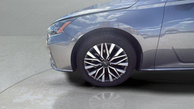 Photo of 2024 Gun Metallic Nissan Altima