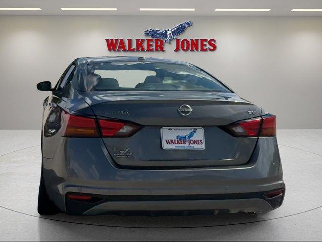 Photo of 2024 Gun Metallic Nissan Altima