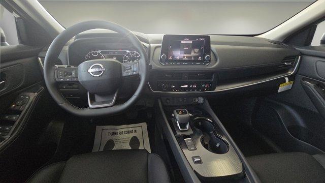Photo of 2025 Gun Metallic Nissan Rogue