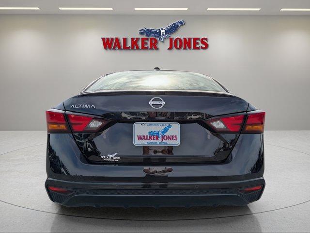 Photo of 2025 Black Nissan Altima