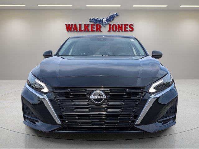 Photo of 2025 Black Nissan Altima