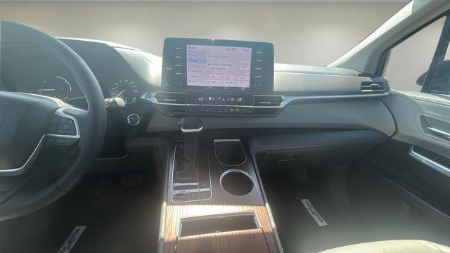 Photo of 2023 Red Toyota Sienna