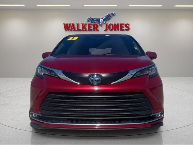 Photo of 2023 Red Toyota Sienna