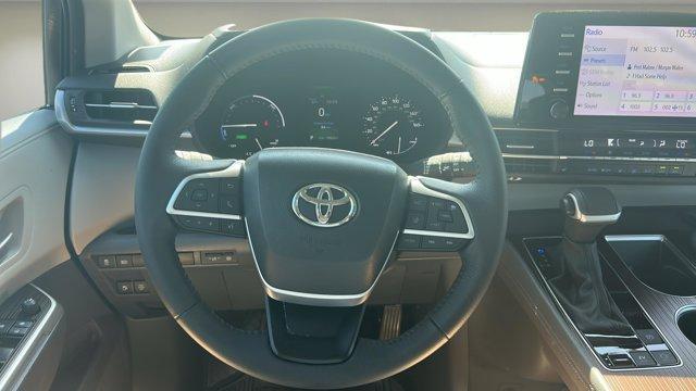 Photo of 2023 Red Toyota Sienna
